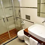 أفين 5* إزمير