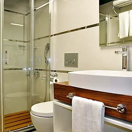 Hotel Avin