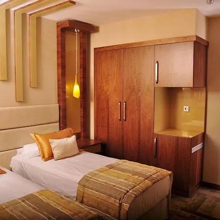 Hotel Avin