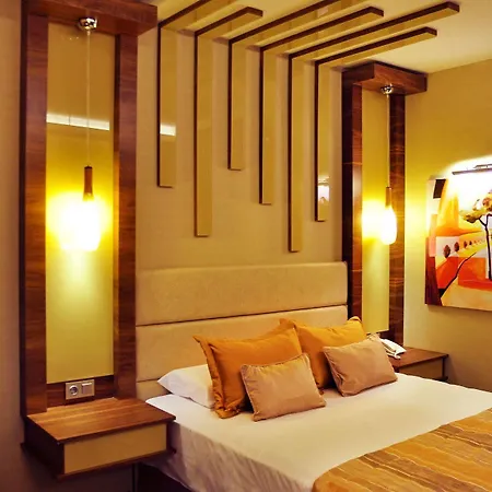 Hotel Avin 2*