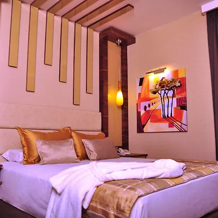 Avin Hotel 2*
